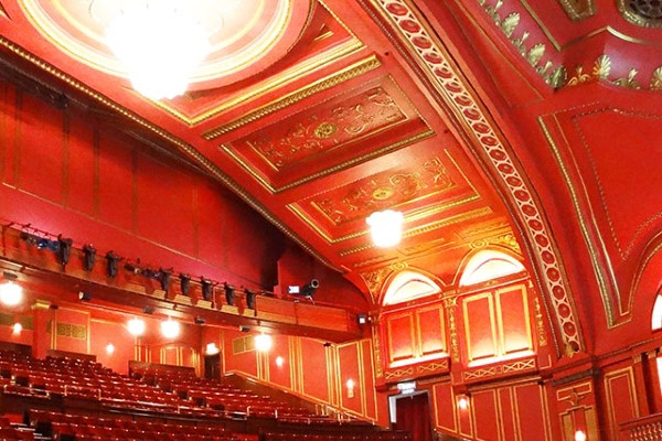 Dominion theatre 600x400 1